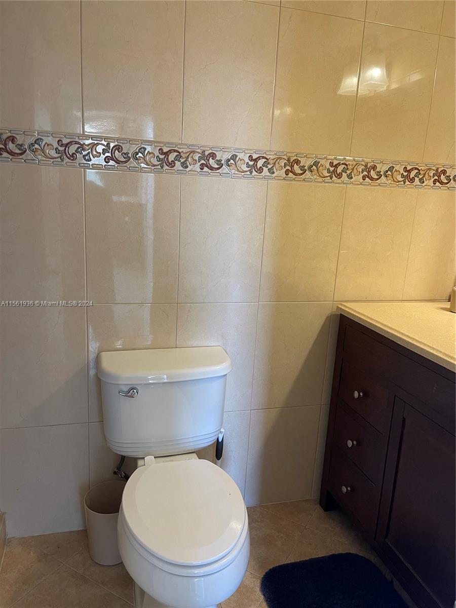 1817 S Ocean Dr 221, Hallandale Beach, Florida 33009, 2 Bedrooms Bedrooms, ,2 BathroomsBathrooms,Residential,For Sale,1817 S Ocean Dr 221,A11561936