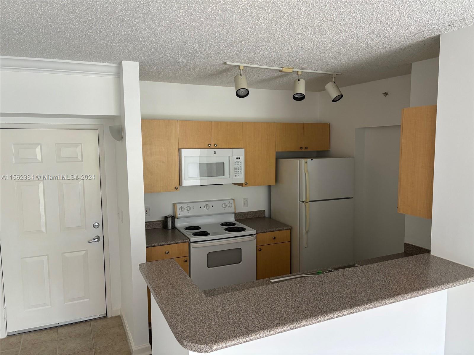 1919 Van Buren St 413A, Hollywood, Florida 33020, 1 Bedroom Bedrooms, ,1 BathroomBathrooms,Residentiallease,For Rent,1919 Van Buren St 413A,A11562384