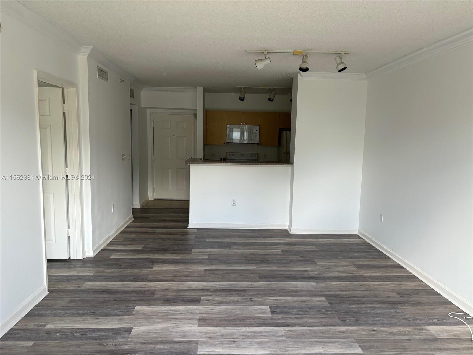 1919 Van Buren St 413A, Hollywood, Florida 33020, 1 Bedroom Bedrooms, ,1 BathroomBathrooms,Residentiallease,For Rent,1919 Van Buren St 413A,A11562384