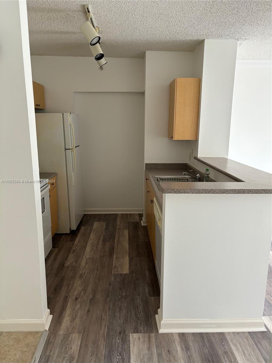 1919 Van Buren St 413A, Hollywood, Florida 33020, 1 Bedroom Bedrooms, ,1 BathroomBathrooms,Residentiallease,For Rent,1919 Van Buren St 413A,A11562384