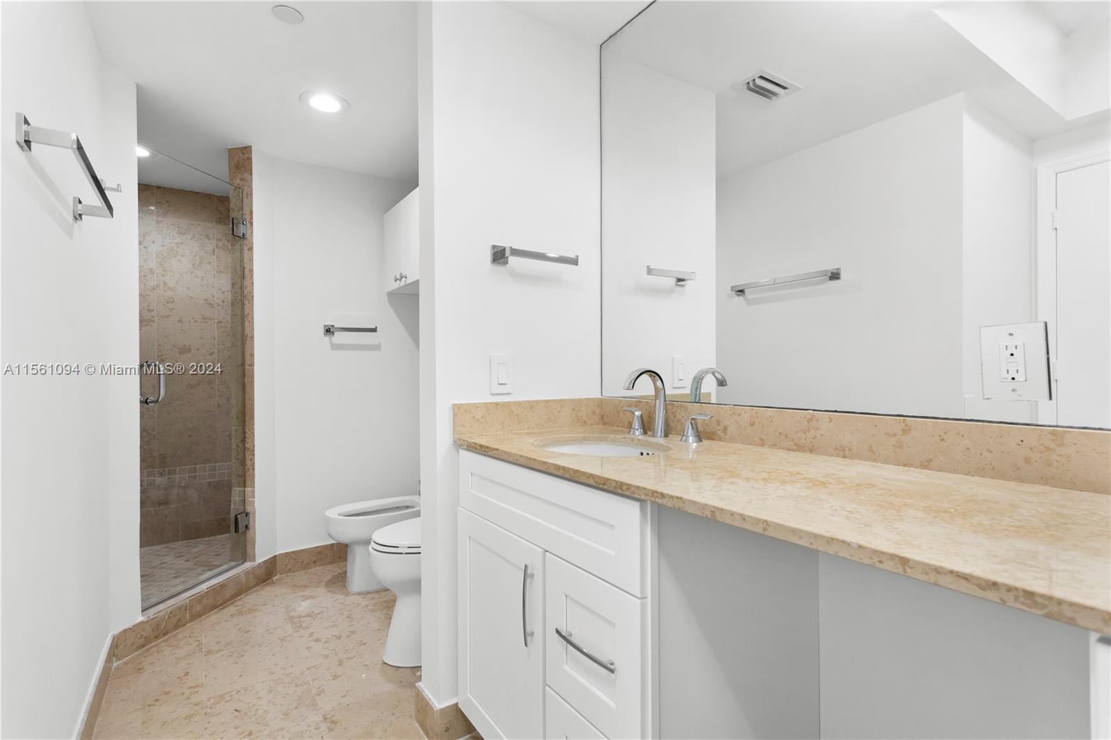 4779 Collins Ave 2707, Miami Beach, Florida 33140, 2 Bedrooms Bedrooms, ,2 BathroomsBathrooms,Residentiallease,For Rent,4779 Collins Ave 2707,A11561094