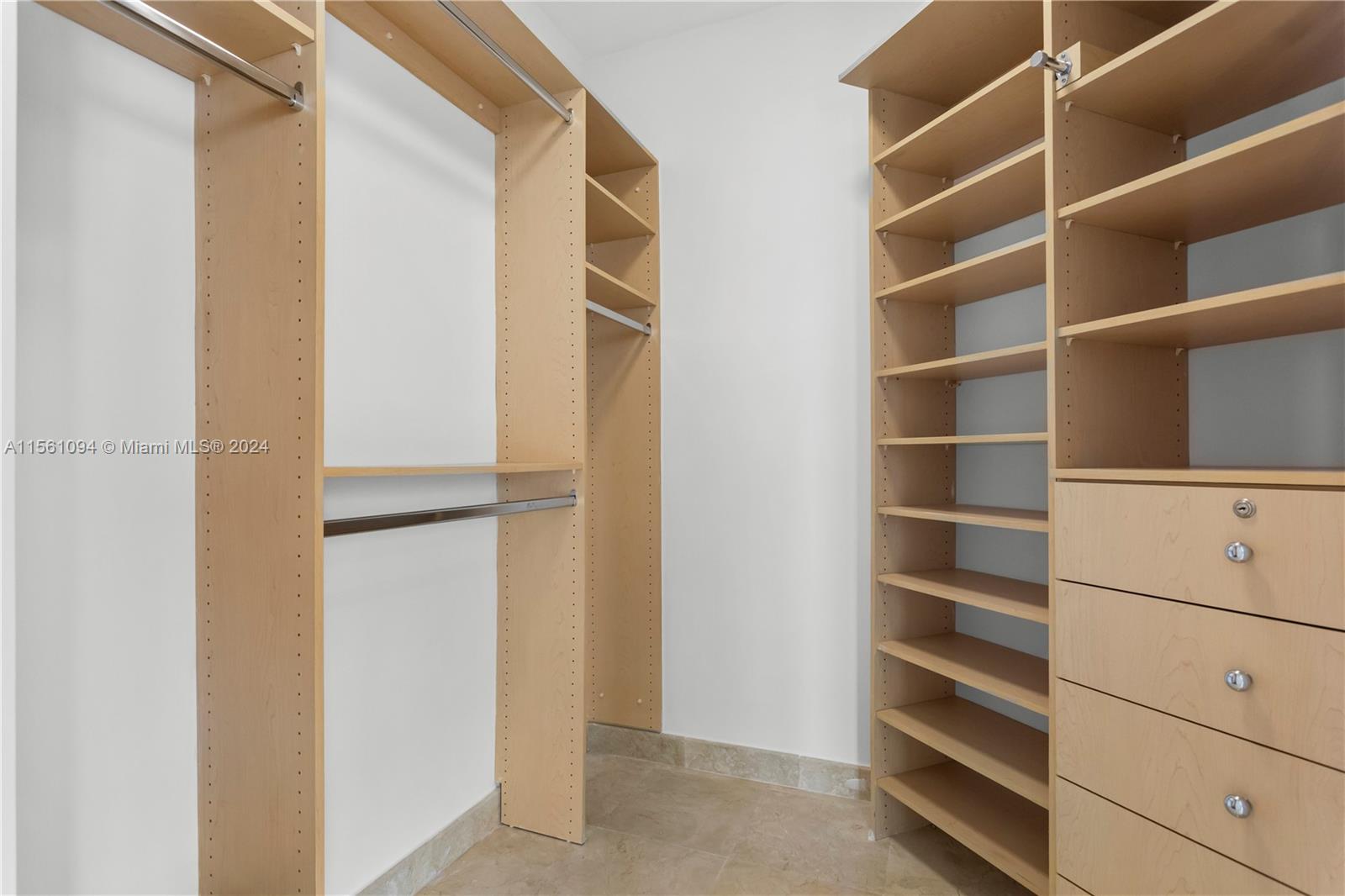 4779 Collins Ave 2707, Miami Beach, Florida 33140, 2 Bedrooms Bedrooms, ,2 BathroomsBathrooms,Residentiallease,For Rent,4779 Collins Ave 2707,A11561094