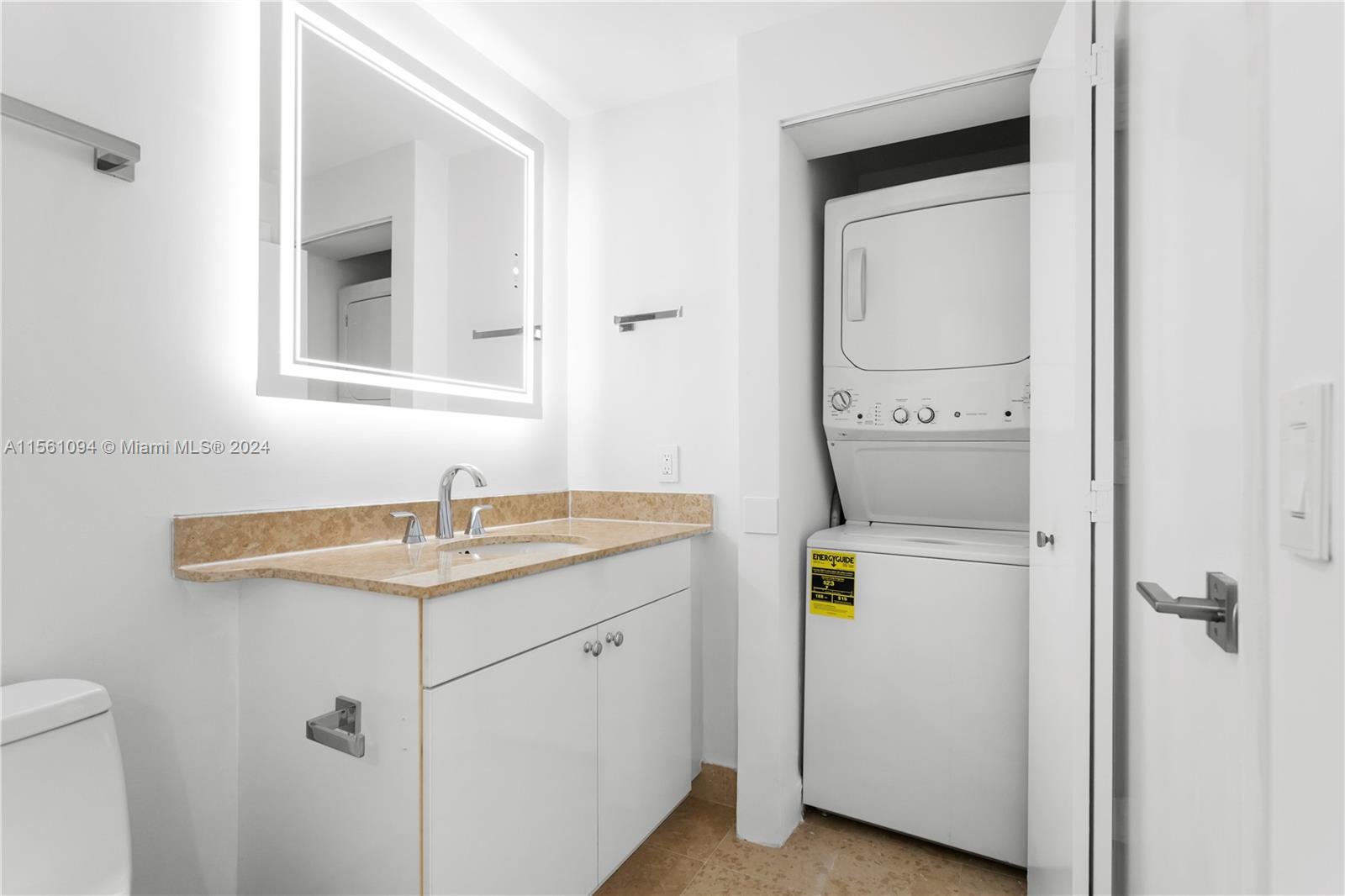 4779 Collins Ave 2707, Miami Beach, Florida 33140, 2 Bedrooms Bedrooms, ,2 BathroomsBathrooms,Residentiallease,For Rent,4779 Collins Ave 2707,A11561094