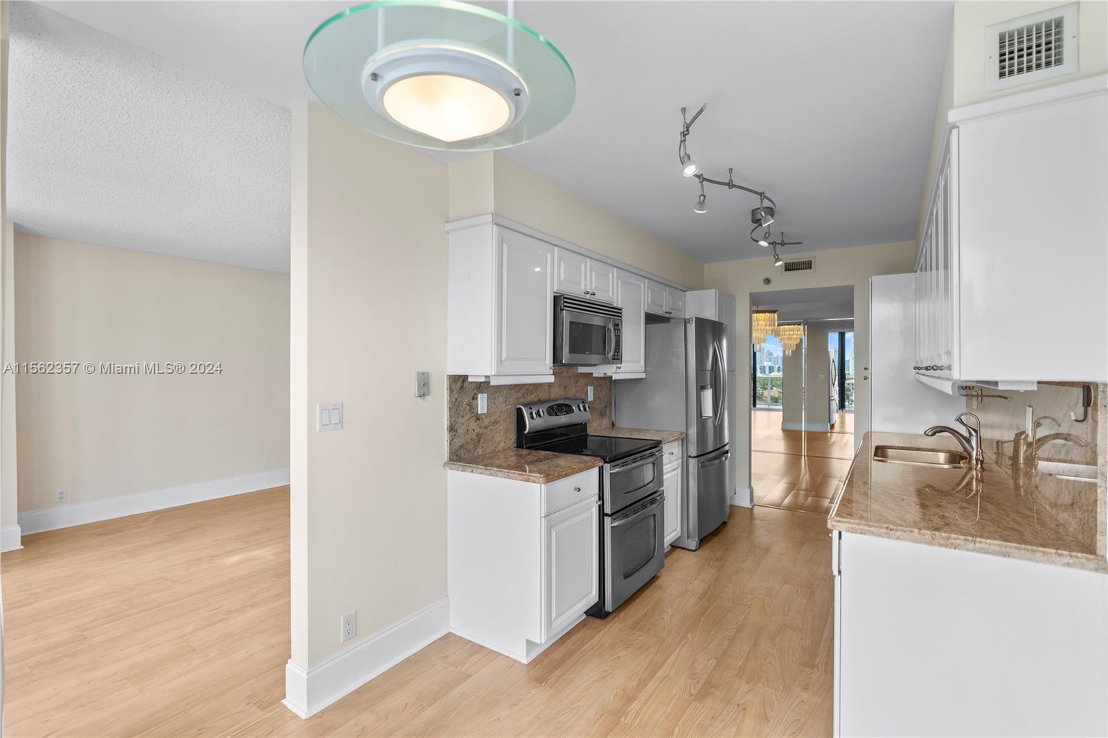 3600 YACHT CLUB DR 704, Aventura, Florida 33180, 2 Bedrooms Bedrooms, ,2 BathroomsBathrooms,Residential,For Sale,3600 YACHT CLUB DR 704,A11562357