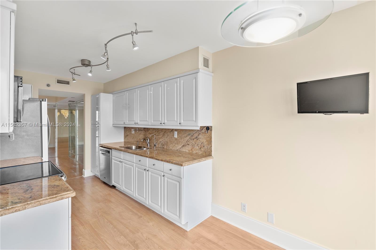 3600 YACHT CLUB DR 704, Aventura, Florida 33180, 2 Bedrooms Bedrooms, ,2 BathroomsBathrooms,Residential,For Sale,3600 YACHT CLUB DR 704,A11562357