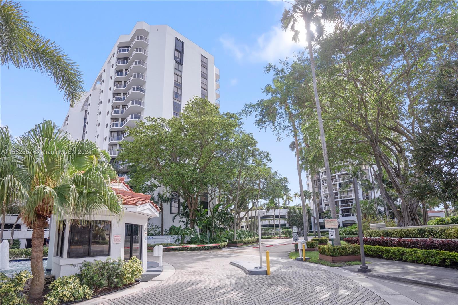 3600 YACHT CLUB DR 704, Aventura, Florida 33180, 2 Bedrooms Bedrooms, ,2 BathroomsBathrooms,Residential,For Sale,3600 YACHT CLUB DR 704,A11562357
