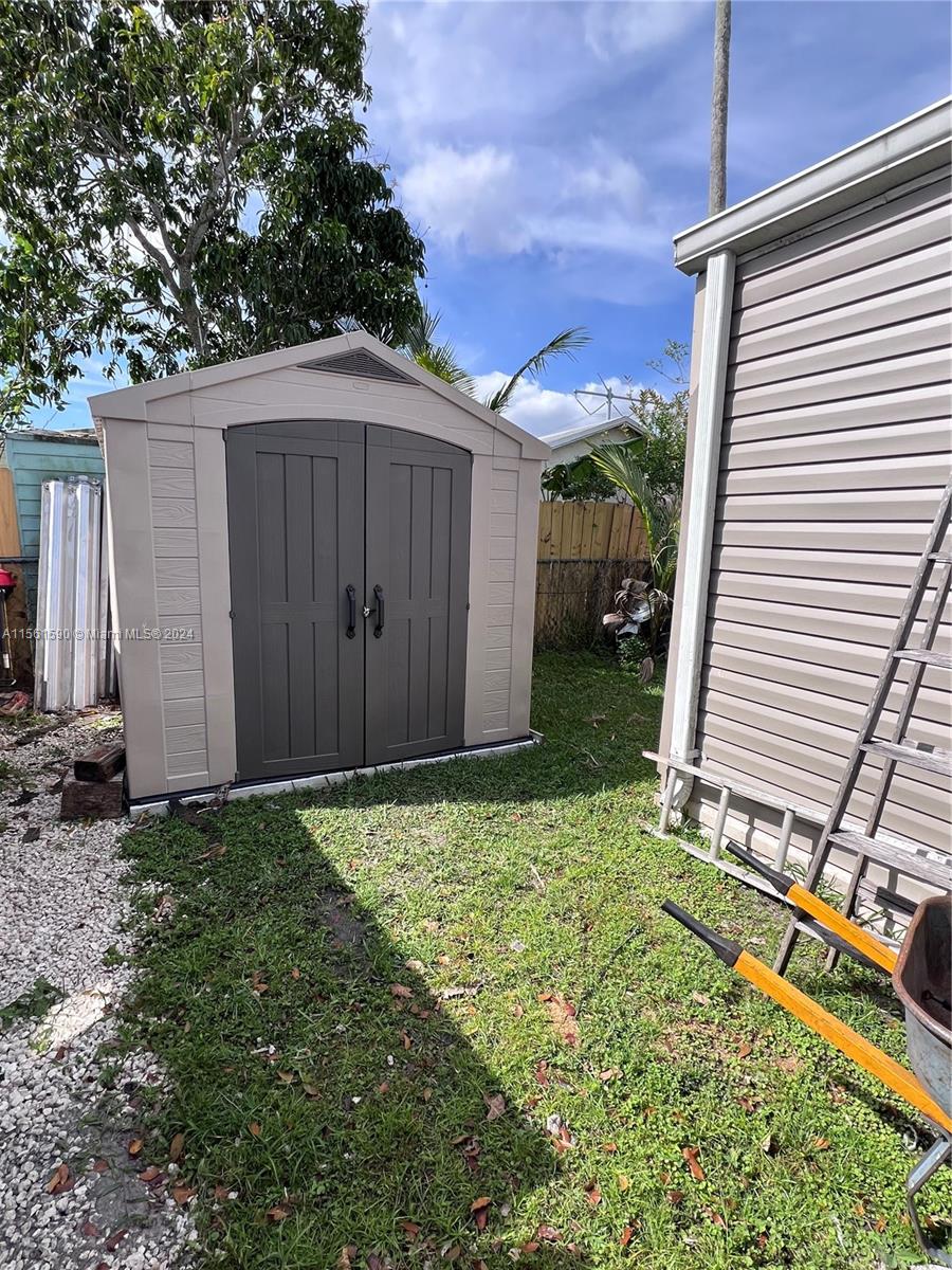 21830 NW 7th Mnr, Pembroke Pines, Florida 33029, 2 Bedrooms Bedrooms, ,1 BathroomBathrooms,Residential,For Sale,21830 NW 7th Mnr,A11561590
