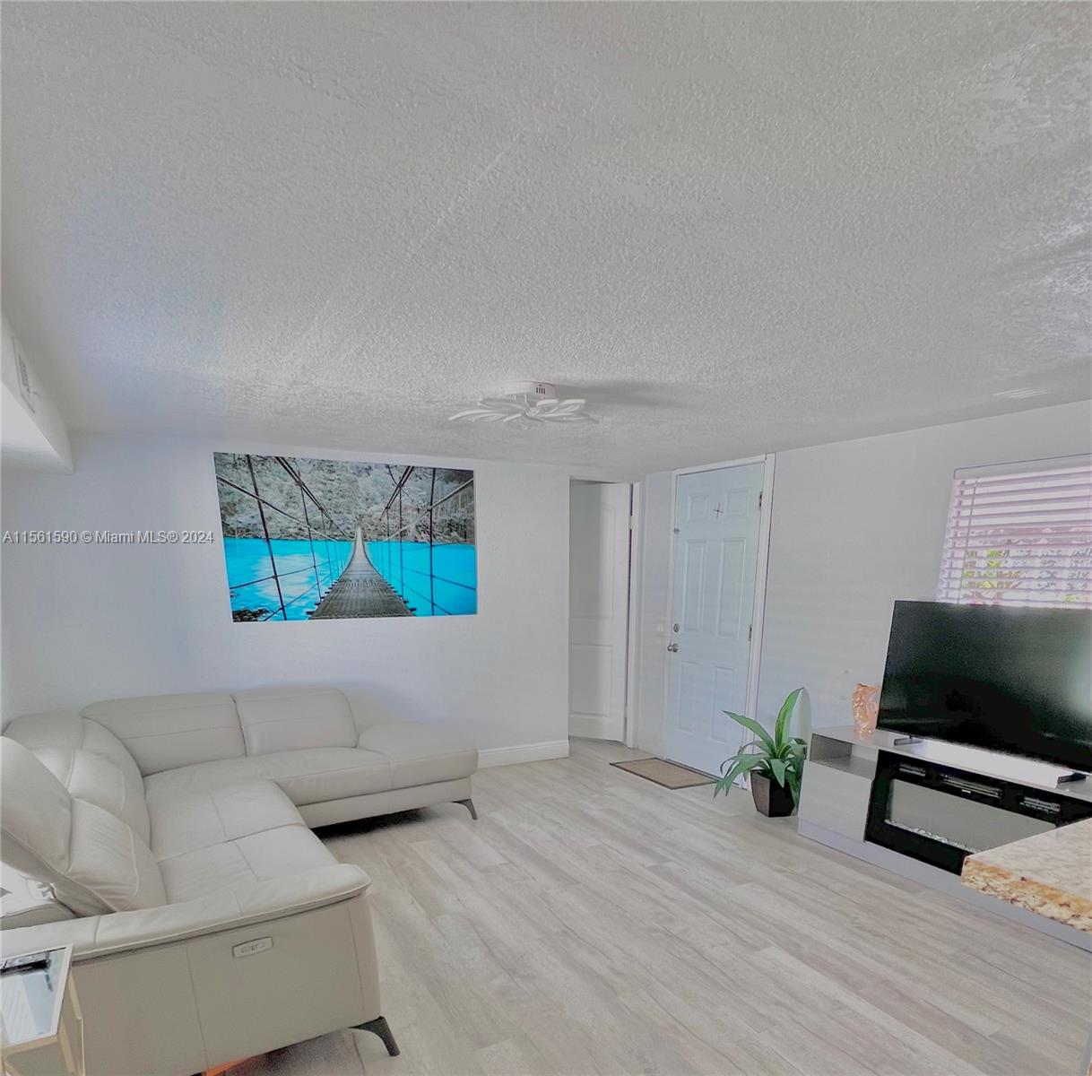 21830 NW 7th Mnr, Pembroke Pines, Florida 33029, 2 Bedrooms Bedrooms, ,1 BathroomBathrooms,Residential,For Sale,21830 NW 7th Mnr,A11561590