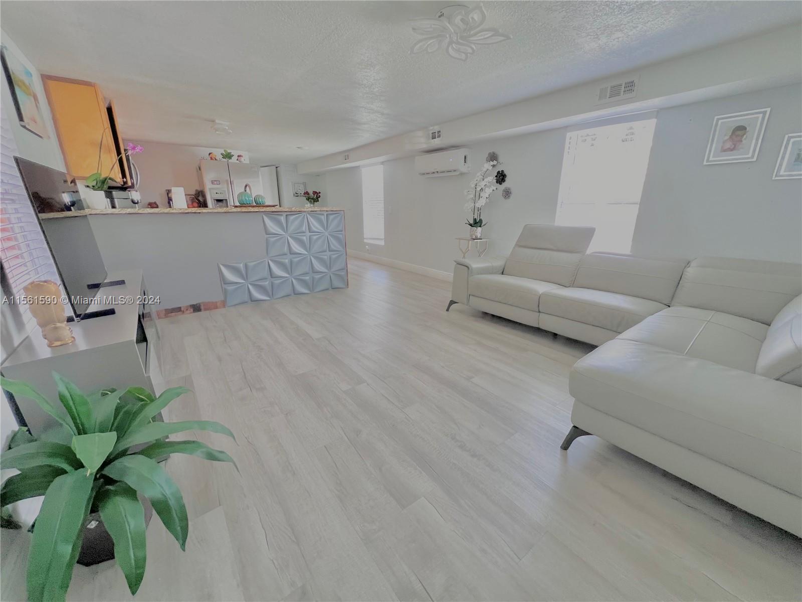 21830 NW 7th Mnr, Pembroke Pines, Florida 33029, 2 Bedrooms Bedrooms, ,1 BathroomBathrooms,Residential,For Sale,21830 NW 7th Mnr,A11561590