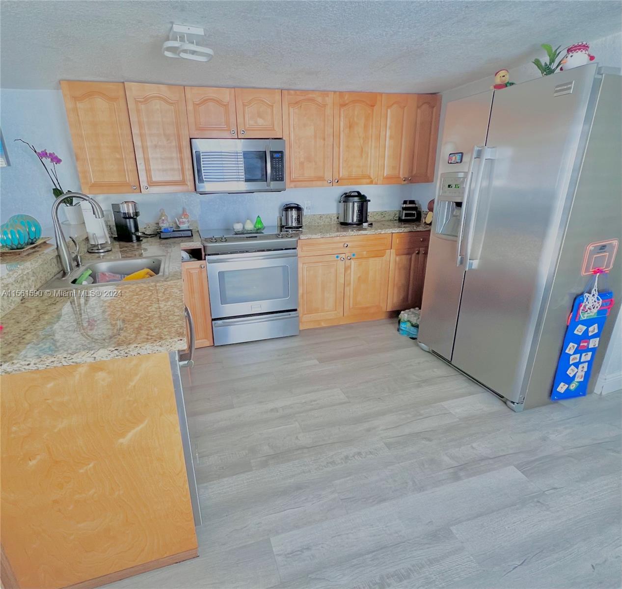 21830 NW 7th Mnr, Pembroke Pines, Florida 33029, 2 Bedrooms Bedrooms, ,1 BathroomBathrooms,Residential,For Sale,21830 NW 7th Mnr,A11561590
