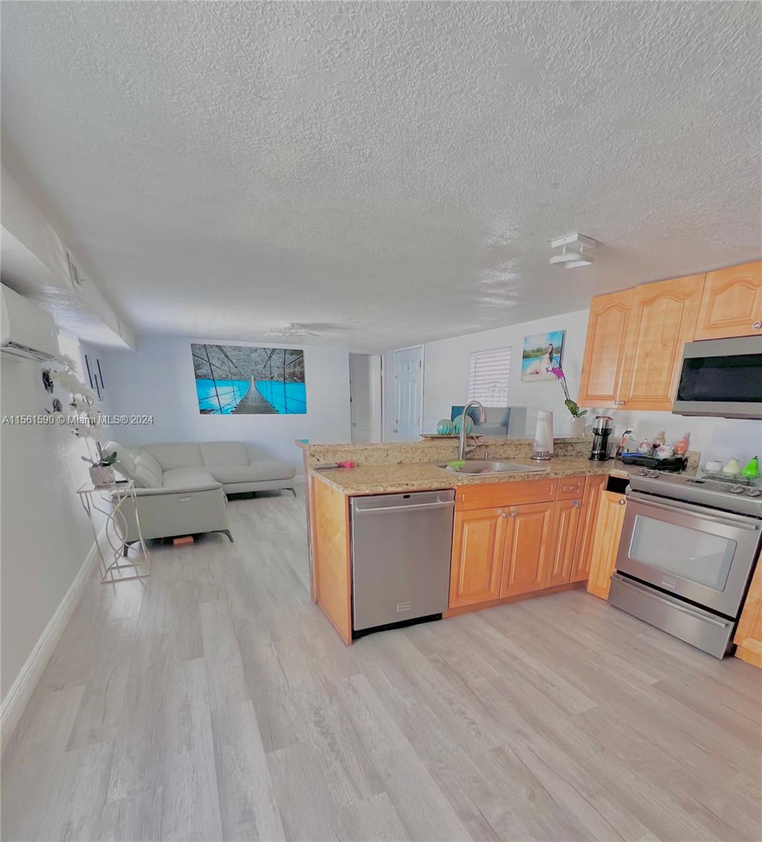 21830 NW 7th Mnr, Pembroke Pines, Florida 33029, 2 Bedrooms Bedrooms, ,1 BathroomBathrooms,Residential,For Sale,21830 NW 7th Mnr,A11561590