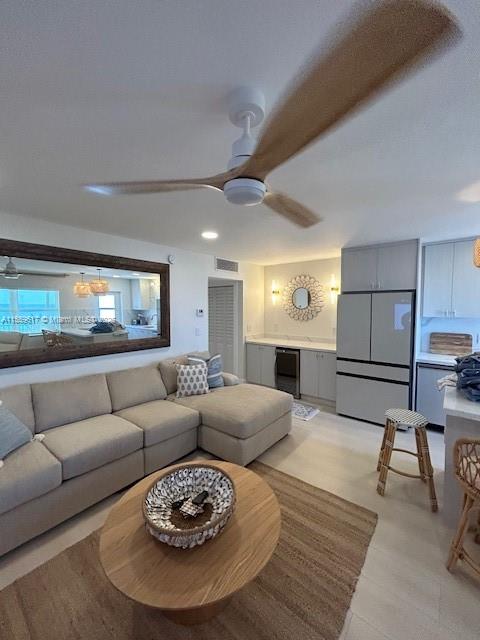 901 S Surf Rd 504, Hollywood, Florida 33019, 1 Bedroom Bedrooms, ,1 BathroomBathrooms,Residential,For Sale,901 S Surf Rd 504,A11559617