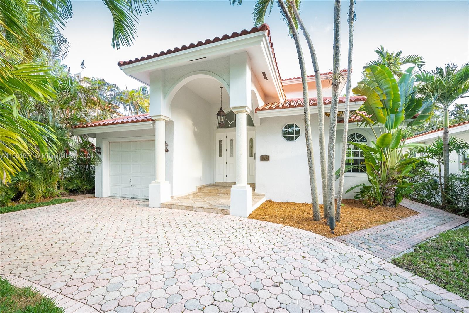 1135 Asturia Ave, Coral Gables, Florida 33134, 4 Bedrooms Bedrooms, ,4 BathroomsBathrooms,Residentiallease,For Rent,1135 Asturia Ave,A11561671