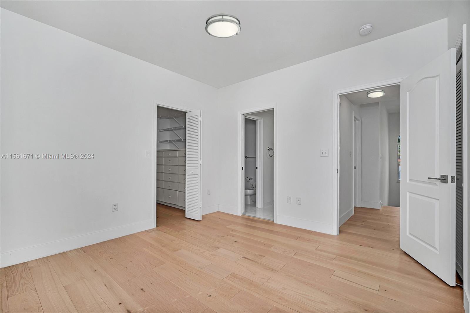 1135 Asturia Ave, Coral Gables, Florida 33134, 4 Bedrooms Bedrooms, ,4 BathroomsBathrooms,Residentiallease,For Rent,1135 Asturia Ave,A11561671
