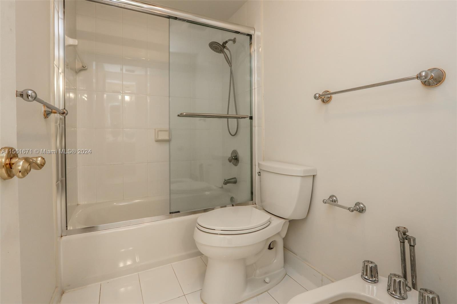 1135 Asturia Ave, Coral Gables, Florida 33134, 4 Bedrooms Bedrooms, ,4 BathroomsBathrooms,Residentiallease,For Rent,1135 Asturia Ave,A11561671