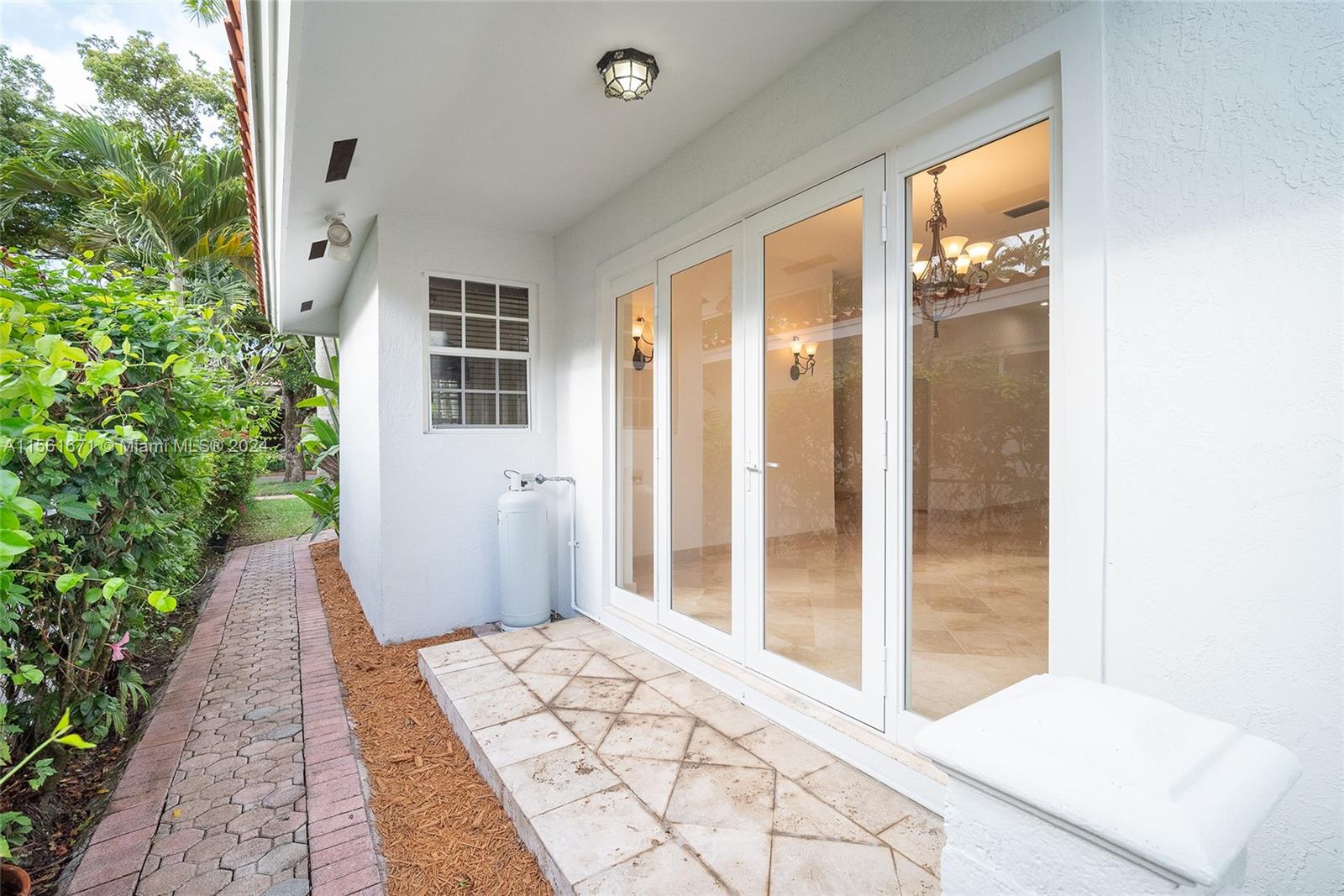 1135 Asturia Ave, Coral Gables, Florida 33134, 4 Bedrooms Bedrooms, ,4 BathroomsBathrooms,Residentiallease,For Rent,1135 Asturia Ave,A11561671