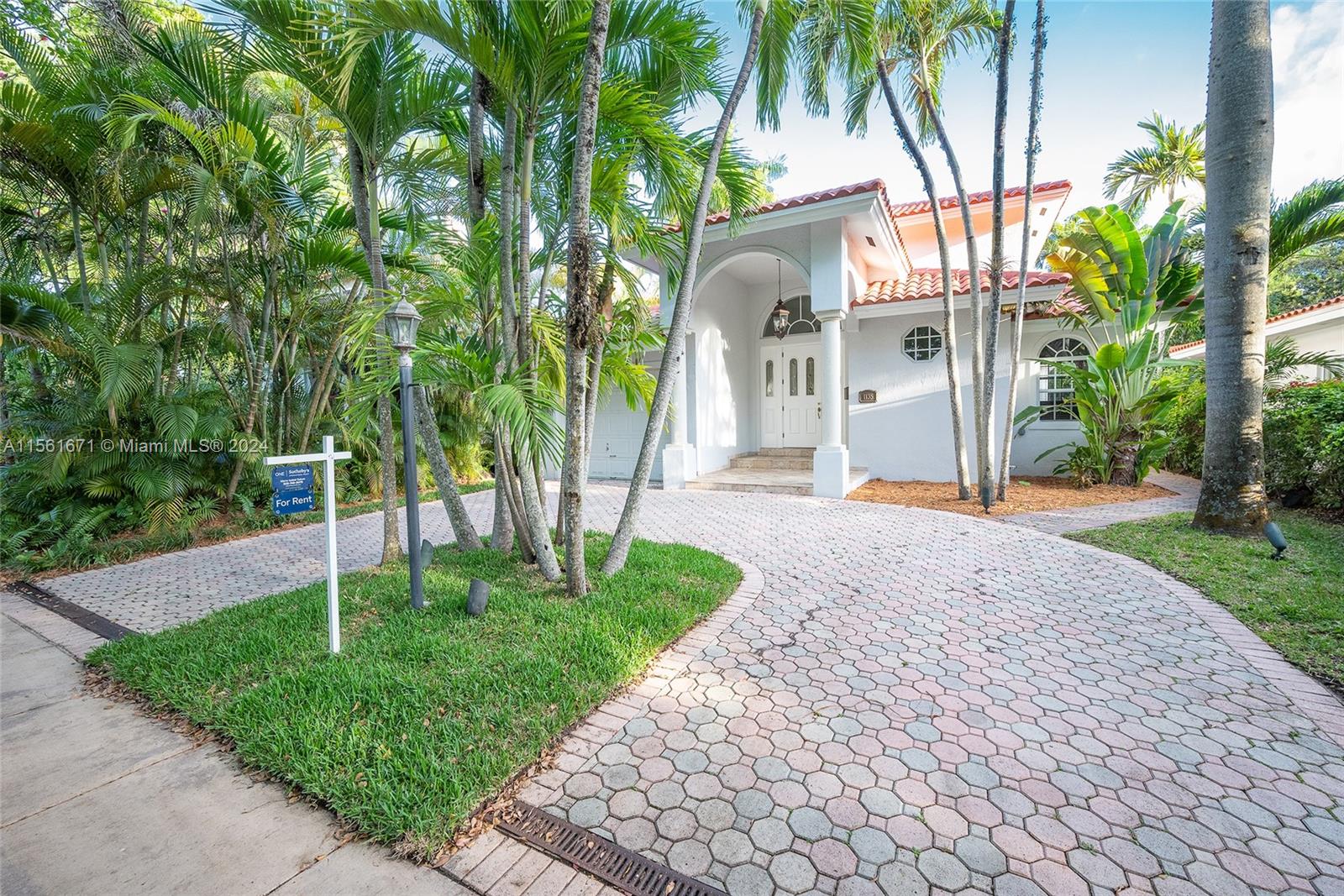 1135 Asturia Ave, Coral Gables, Florida 33134, 4 Bedrooms Bedrooms, ,4 BathroomsBathrooms,Residentiallease,For Rent,1135 Asturia Ave,A11561671