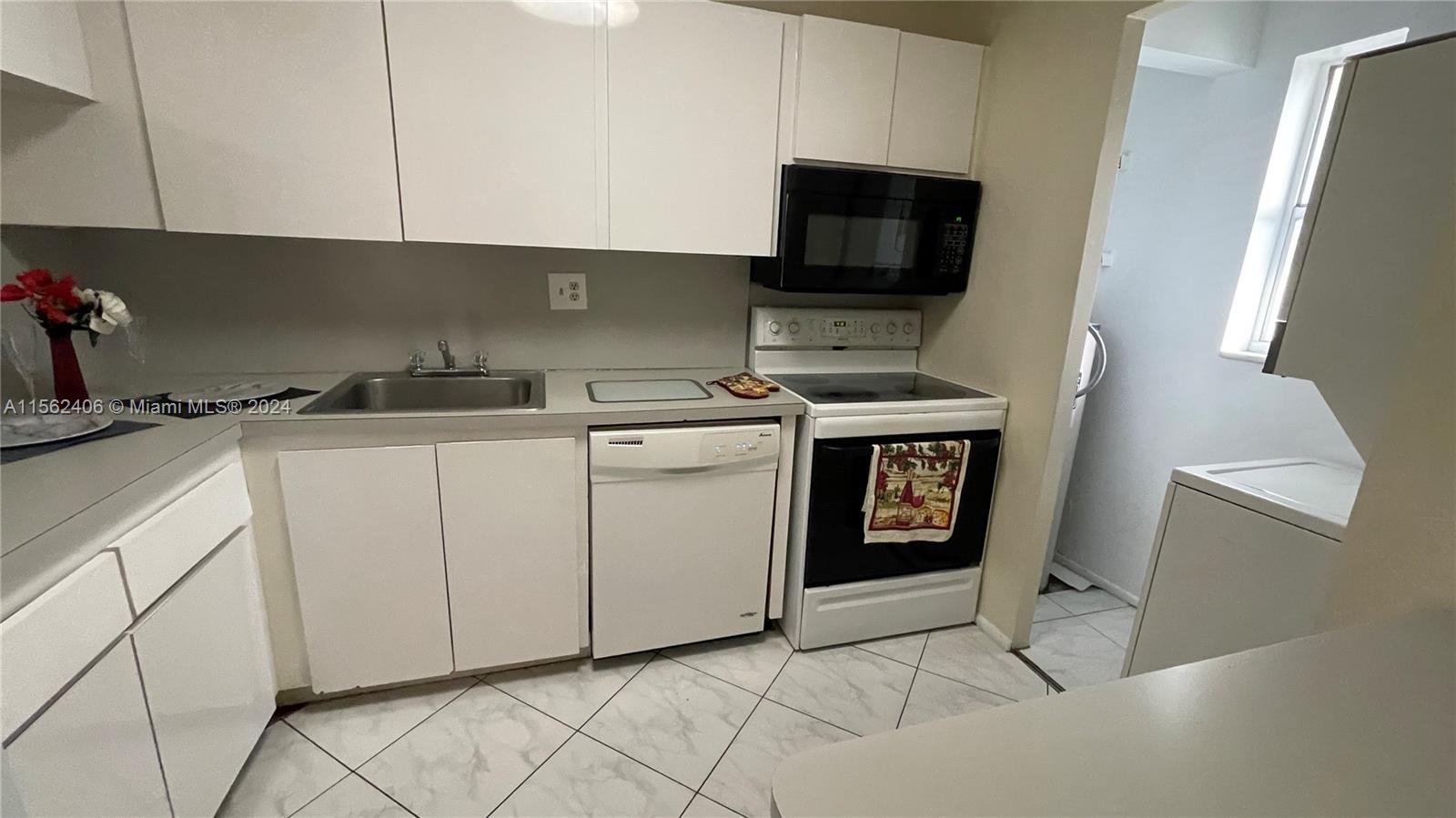 8051 S Colony Cir S 105, Tamarac, Florida 33321, 2 Bedrooms Bedrooms, ,2 BathroomsBathrooms,Residentiallease,For Rent,8051 S Colony Cir S 105,A11562406