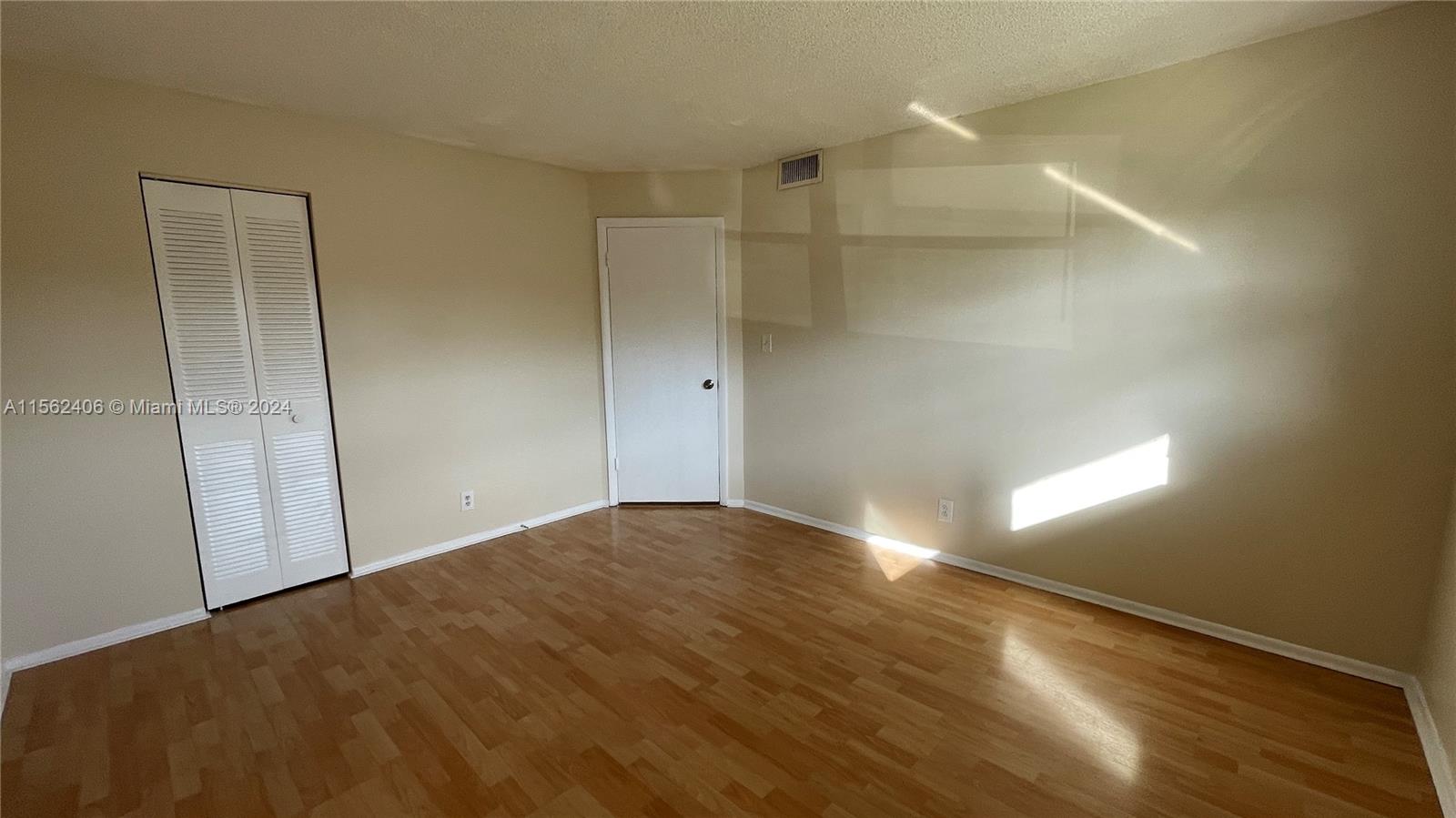 8051 S Colony Cir S 105, Tamarac, Florida 33321, 2 Bedrooms Bedrooms, ,2 BathroomsBathrooms,Residentiallease,For Rent,8051 S Colony Cir S 105,A11562406