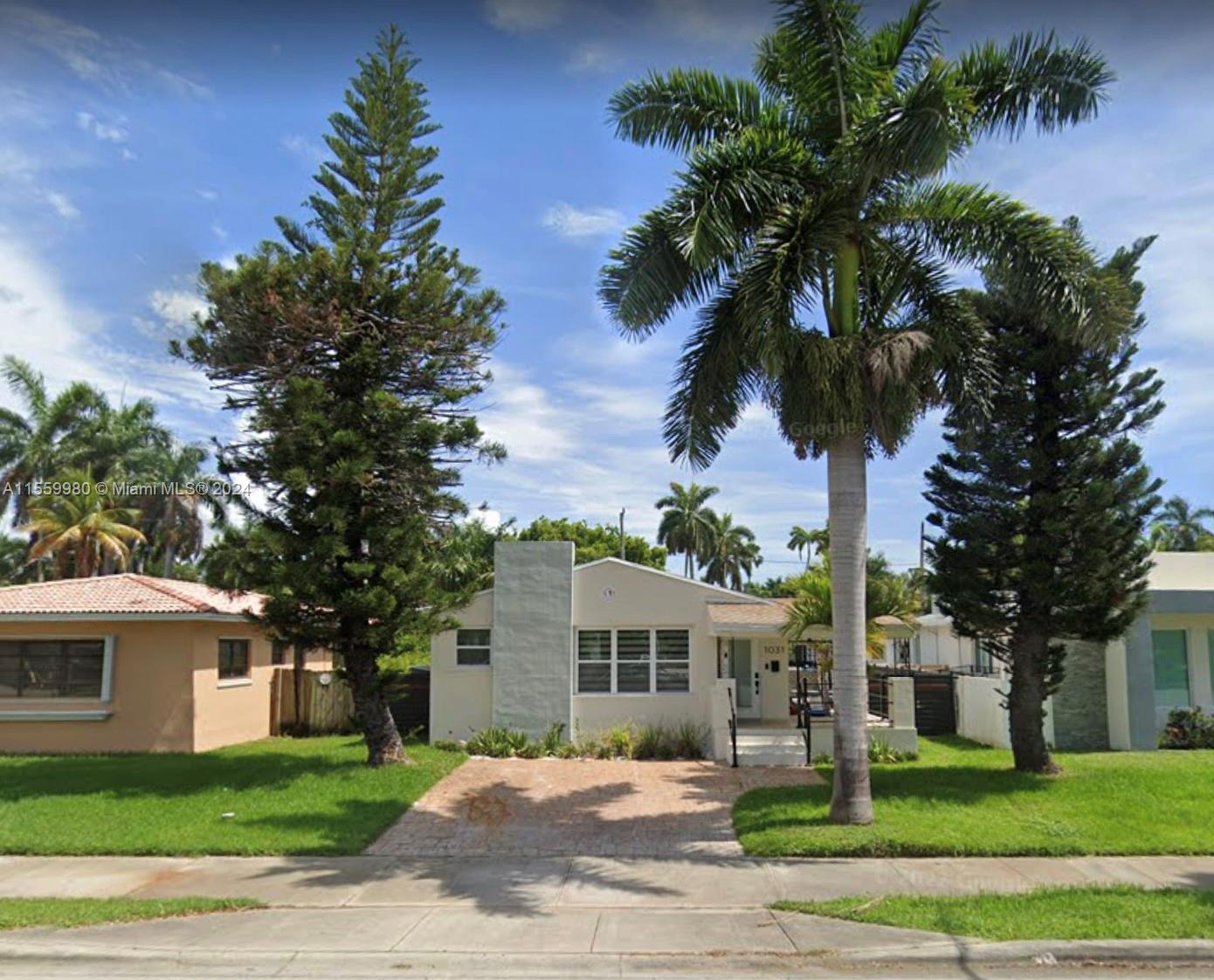 1031 Hollywood Blvd, Hollywood, Florida 33019, 3 Bedrooms Bedrooms, ,2 BathroomsBathrooms,Residential,For Sale,1031 Hollywood Blvd,A11559980