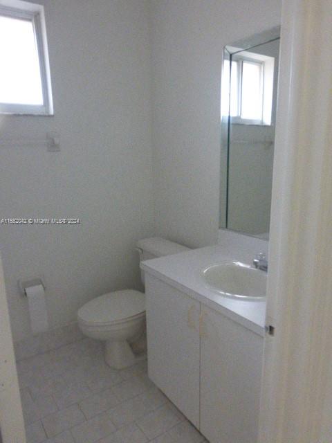 8181 NW 8th St E6, Miami, Florida 33126, 2 Bedrooms Bedrooms, ,2 BathroomsBathrooms,Residentiallease,For Rent,8181 NW 8th St E6,A11562042