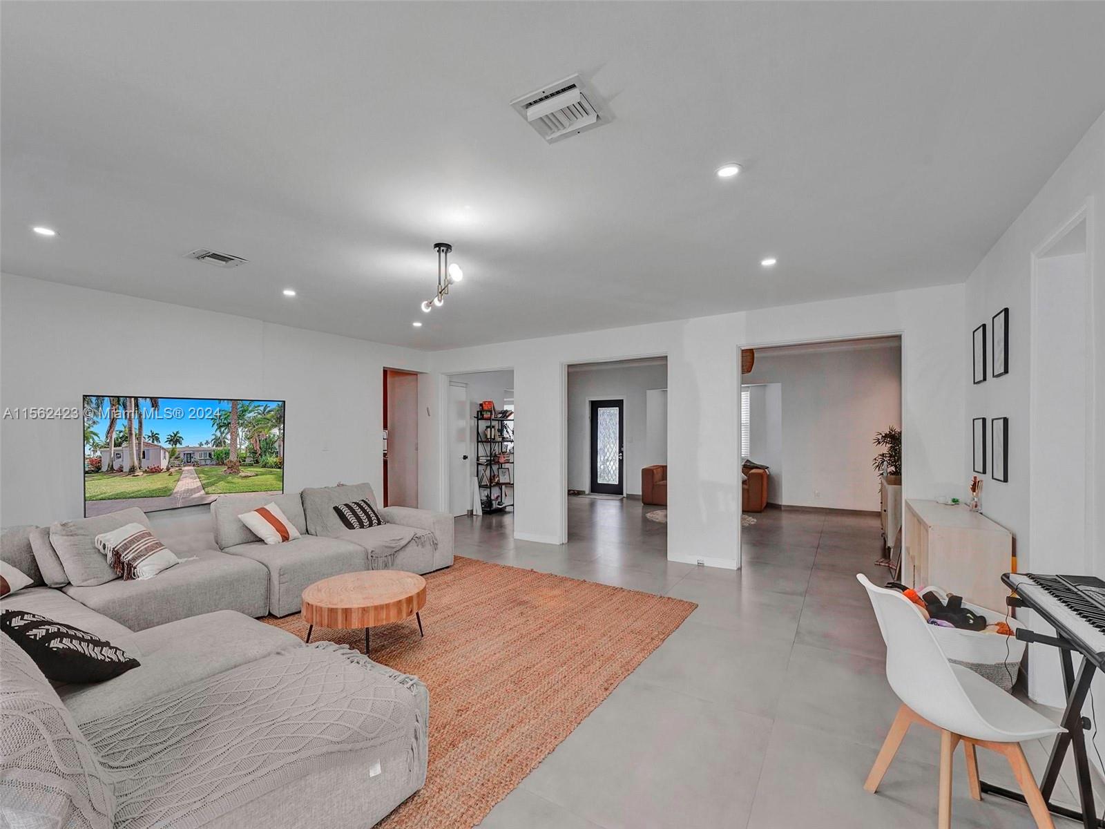 900 Tyler St, Hollywood, Florida 33019, 4 Bedrooms Bedrooms, ,4 BathroomsBathrooms,Residential,For Sale,900 Tyler St,A11562423