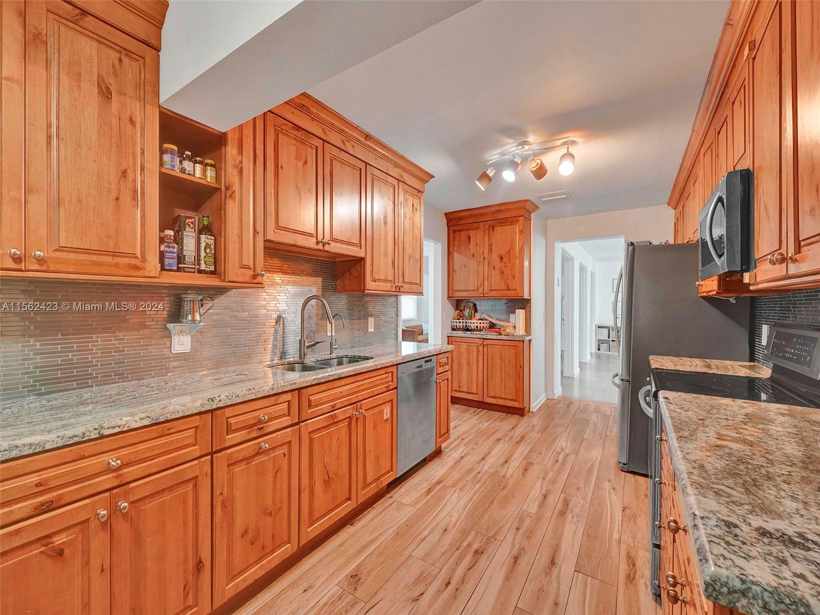 900 Tyler St, Hollywood, Florida 33019, 4 Bedrooms Bedrooms, ,4 BathroomsBathrooms,Residential,For Sale,900 Tyler St,A11562423