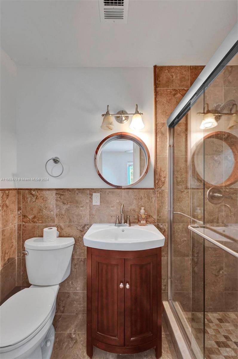 900 Tyler St, Hollywood, Florida 33019, 4 Bedrooms Bedrooms, ,4 BathroomsBathrooms,Residential,For Sale,900 Tyler St,A11562423