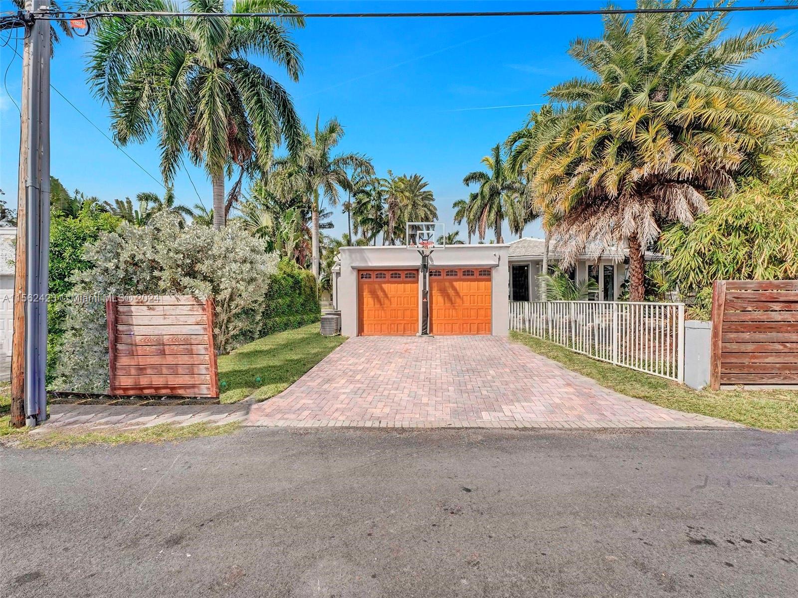 900 Tyler St, Hollywood, Florida 33019, 4 Bedrooms Bedrooms, ,4 BathroomsBathrooms,Residential,For Sale,900 Tyler St,A11562423