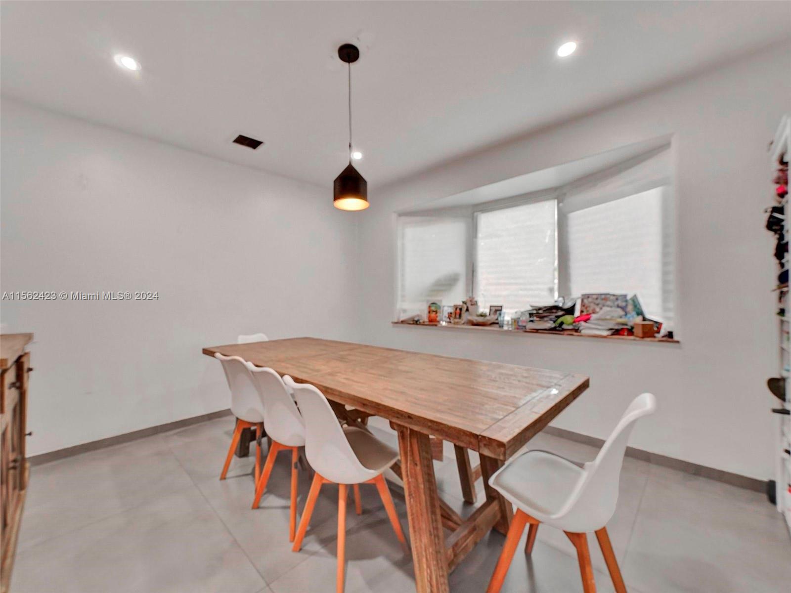 900 Tyler St, Hollywood, Florida 33019, 4 Bedrooms Bedrooms, ,4 BathroomsBathrooms,Residential,For Sale,900 Tyler St,A11562423