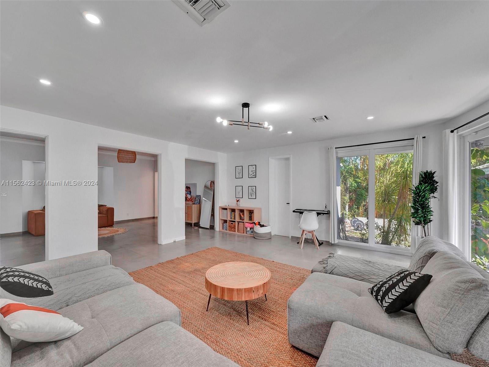 900 Tyler St, Hollywood, Florida 33019, 4 Bedrooms Bedrooms, ,4 BathroomsBathrooms,Residential,For Sale,900 Tyler St,A11562423