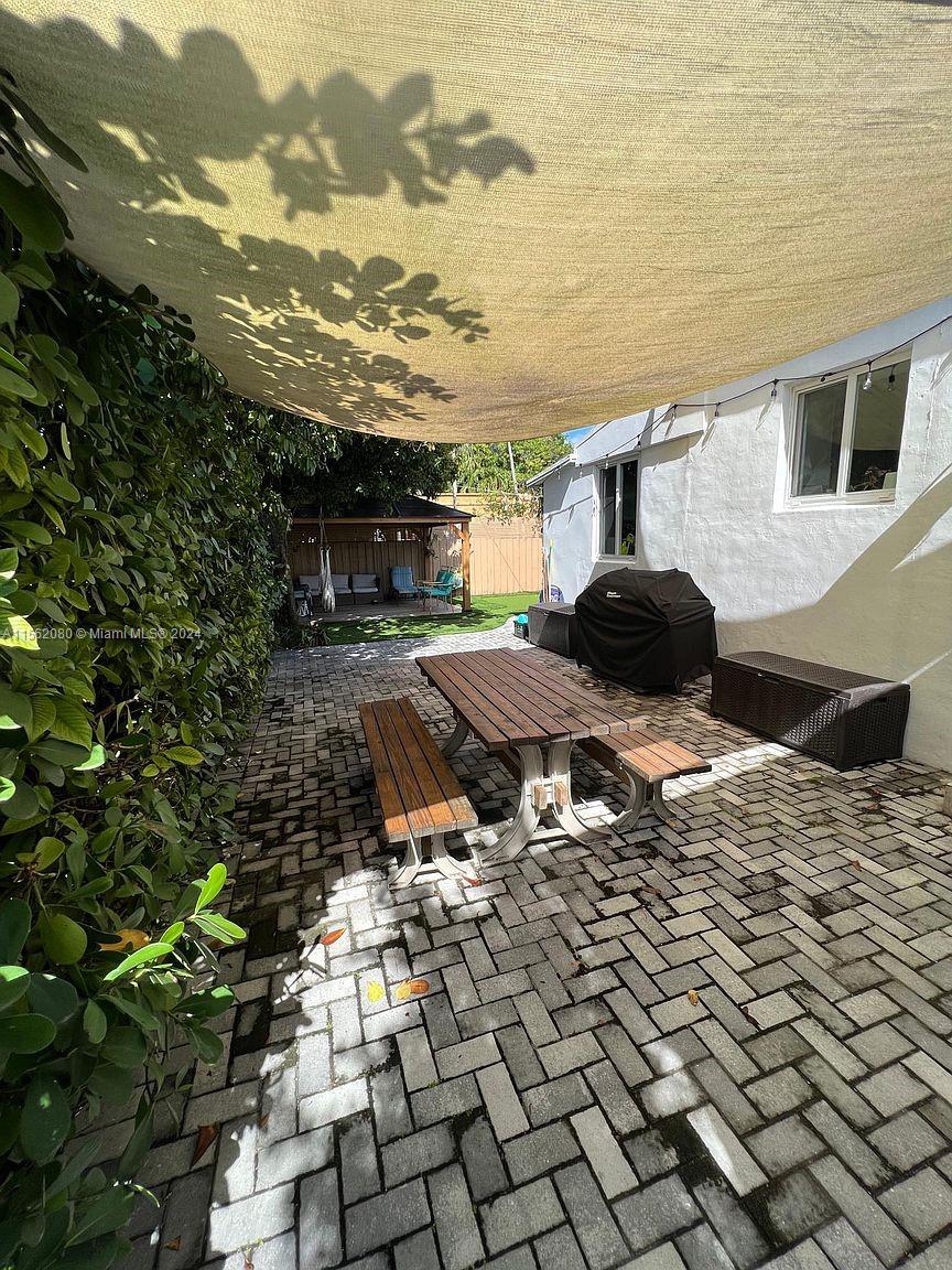 1265 SW 19th Ter 0, Miami, Florida 33145, 3 Bedrooms Bedrooms, ,3 BathroomsBathrooms,Residentiallease,For Rent,1265 SW 19th Ter 0,A11562080