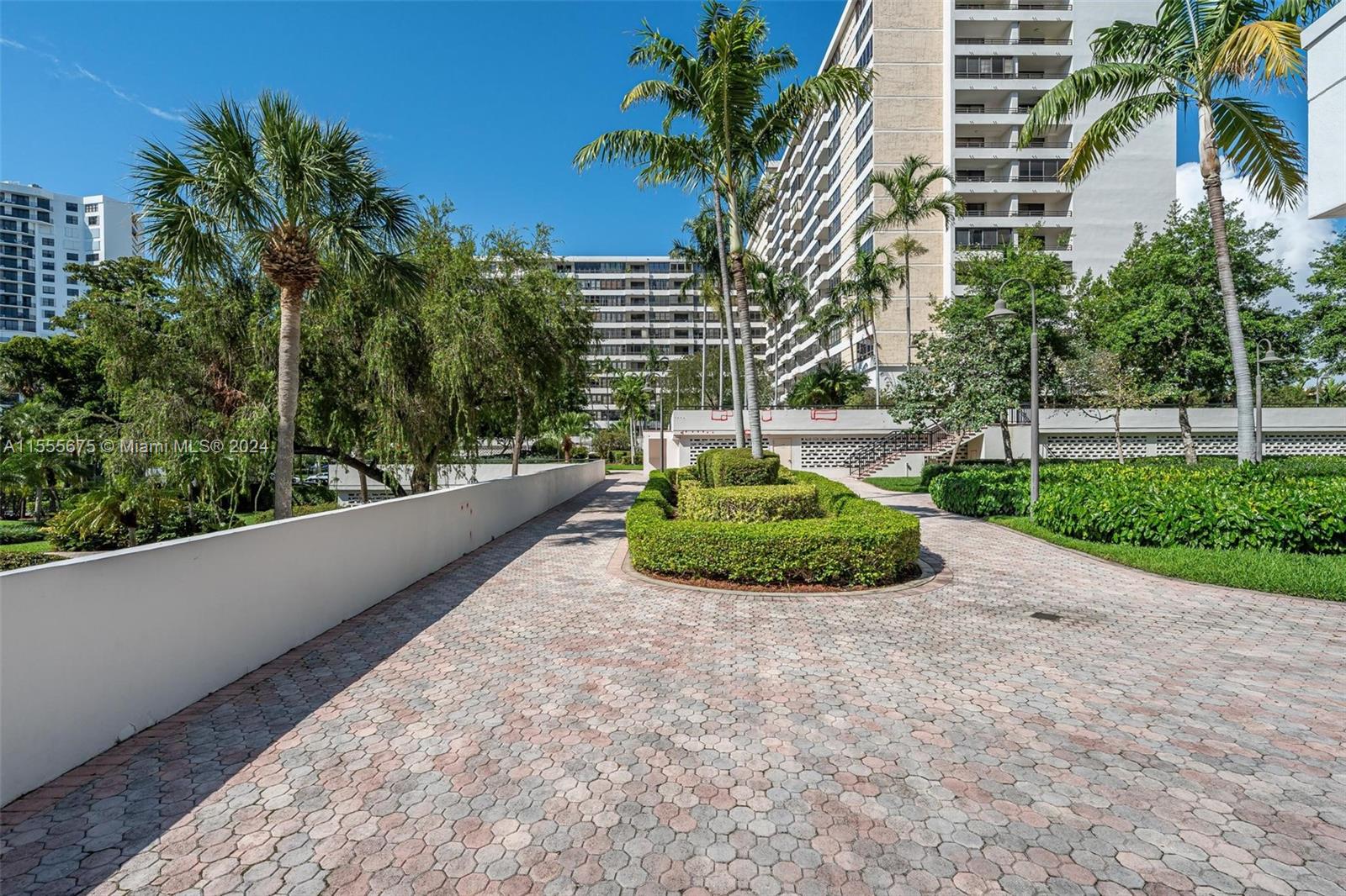 500 Three Islands Blvd 919, Hallandale Beach, Florida 33009, 1 Bedroom Bedrooms, ,1 BathroomBathrooms,Residentiallease,For Rent,500 Three Islands Blvd 919,A11555675