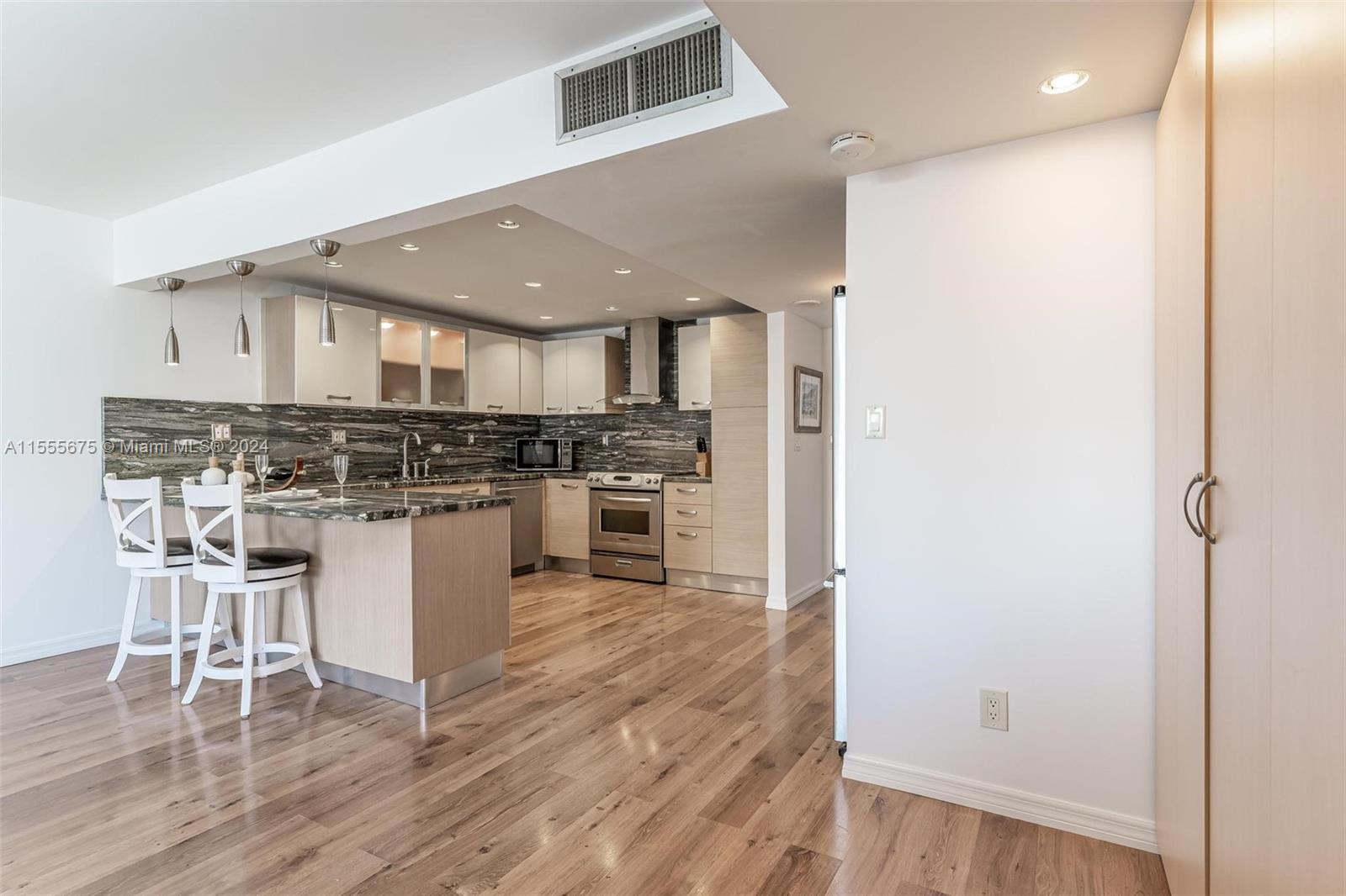 500 Three Islands Blvd 919, Hallandale Beach, Florida 33009, 1 Bedroom Bedrooms, ,1 BathroomBathrooms,Residentiallease,For Rent,500 Three Islands Blvd 919,A11555675