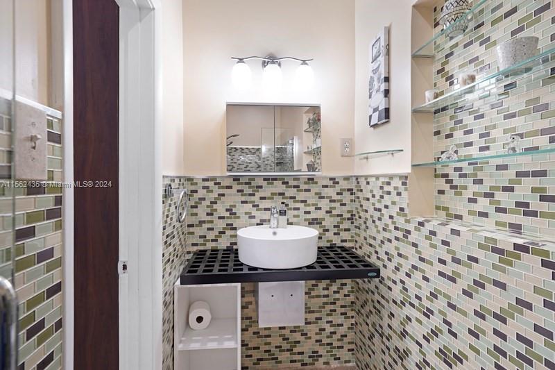 4630 Royal Palm Ave, Miami Beach, Florida 33140, 6 Bedrooms Bedrooms, ,4 BathroomsBathrooms,Residentiallease,For Rent,4630 Royal Palm Ave,A11562435