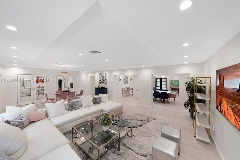 4630 Royal Palm Ave, Miami Beach, Florida 33140, 6 Bedrooms Bedrooms, ,4 BathroomsBathrooms,Residentiallease,For Rent,4630 Royal Palm Ave,A11562435