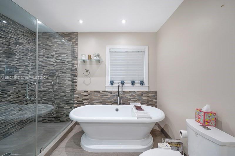 4630 Royal Palm Ave, Miami Beach, Florida 33140, 6 Bedrooms Bedrooms, ,4 BathroomsBathrooms,Residentiallease,For Rent,4630 Royal Palm Ave,A11562435