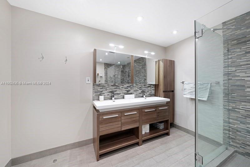 4630 Royal Palm Ave, Miami Beach, Florida 33140, 6 Bedrooms Bedrooms, ,4 BathroomsBathrooms,Residentiallease,For Rent,4630 Royal Palm Ave,A11562435