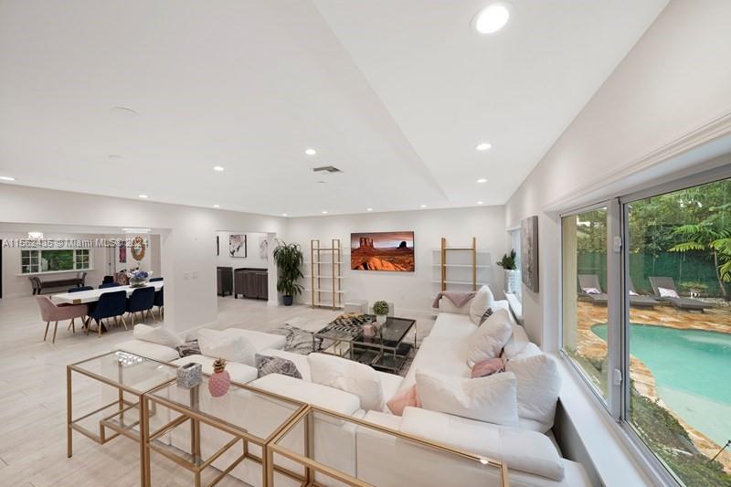 4630 Royal Palm Ave, Miami Beach, Florida 33140, 6 Bedrooms Bedrooms, ,4 BathroomsBathrooms,Residentiallease,For Rent,4630 Royal Palm Ave,A11562435