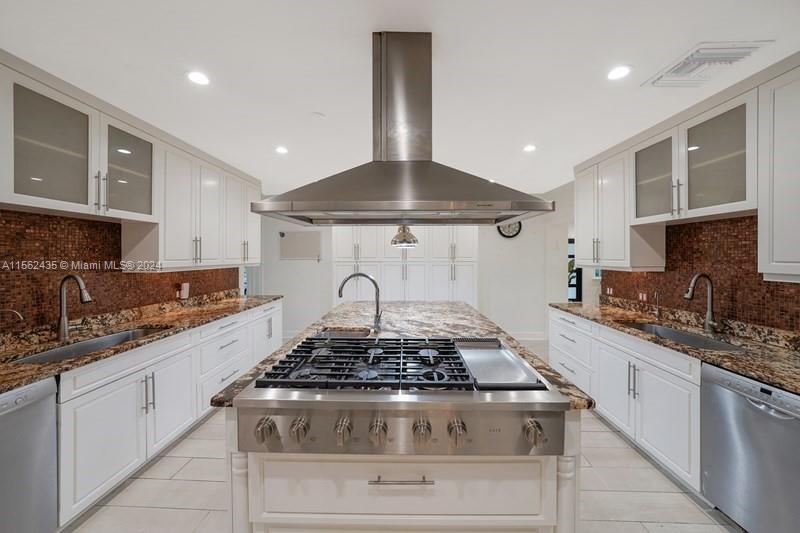 4630 Royal Palm Ave, Miami Beach, Florida 33140, 6 Bedrooms Bedrooms, ,4 BathroomsBathrooms,Residentiallease,For Rent,4630 Royal Palm Ave,A11562435