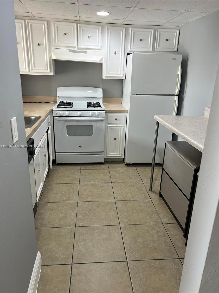 18051 NW 68th Ave K-204, Hialeah, Florida 33015, 1 Bedroom Bedrooms, ,1 BathroomBathrooms,Residentiallease,For Rent,18051 NW 68th Ave K-204,A11560771