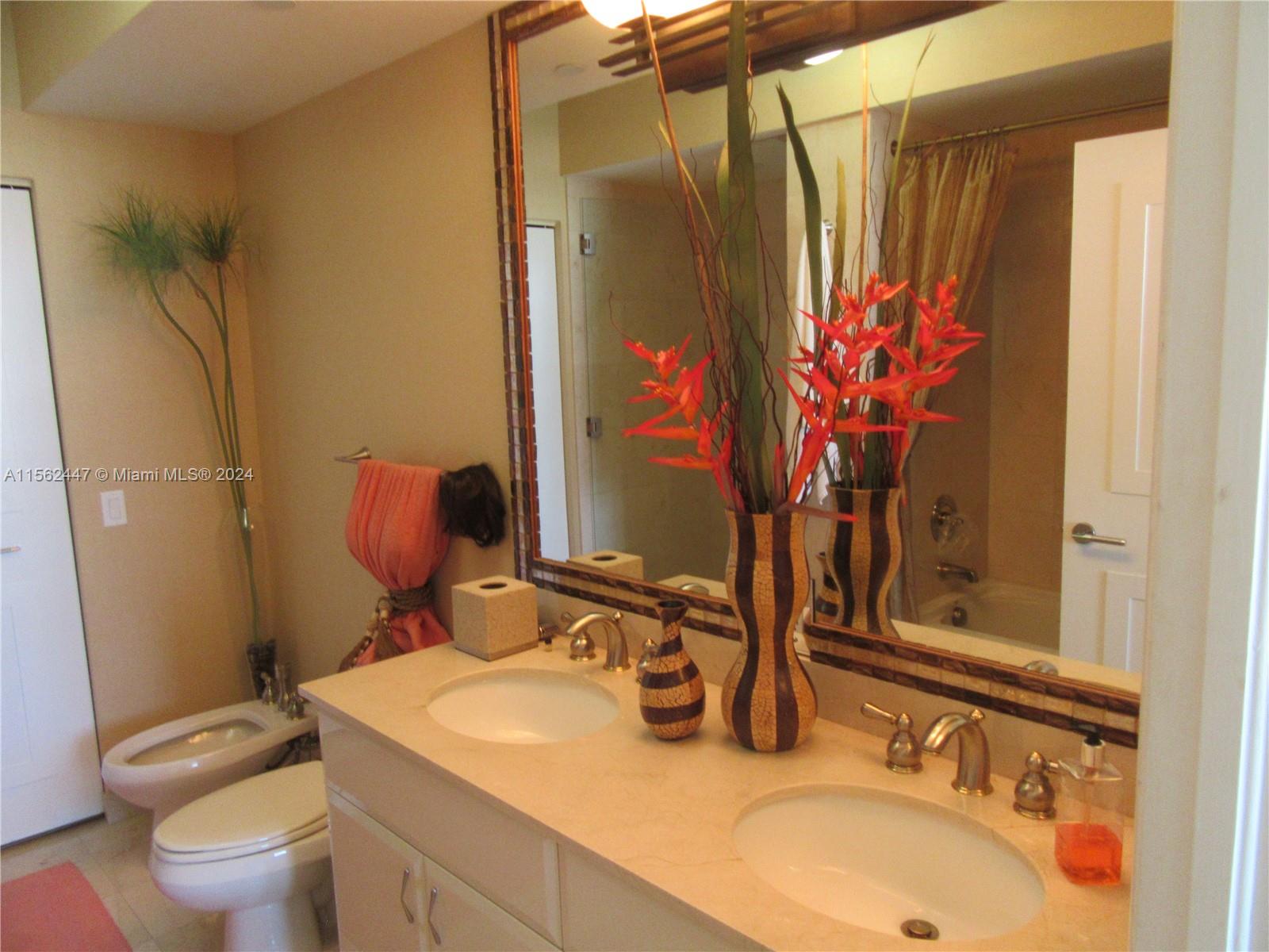 6365 Collins Ave 2509, Miami Beach, Florida 33141, 1 Bedroom Bedrooms, ,1 BathroomBathrooms,Residentiallease,For Rent,6365 Collins Ave 2509,A11562447