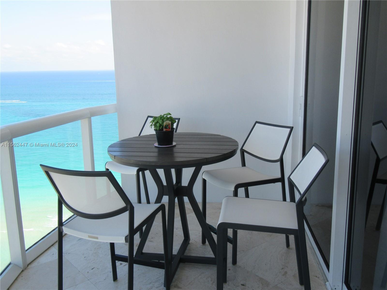 6365 Collins Ave 2509, Miami Beach, Florida 33141, 1 Bedroom Bedrooms, ,1 BathroomBathrooms,Residentiallease,For Rent,6365 Collins Ave 2509,A11562447