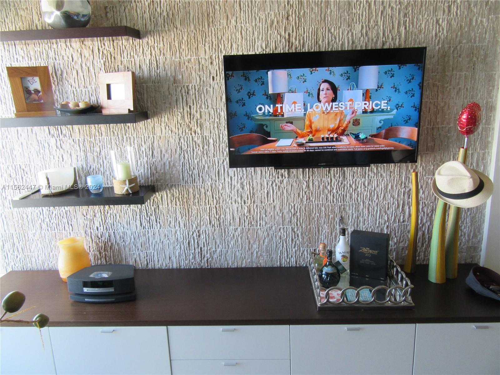 6365 Collins Ave 2509, Miami Beach, Florida 33141, 1 Bedroom Bedrooms, ,1 BathroomBathrooms,Residentiallease,For Rent,6365 Collins Ave 2509,A11562447