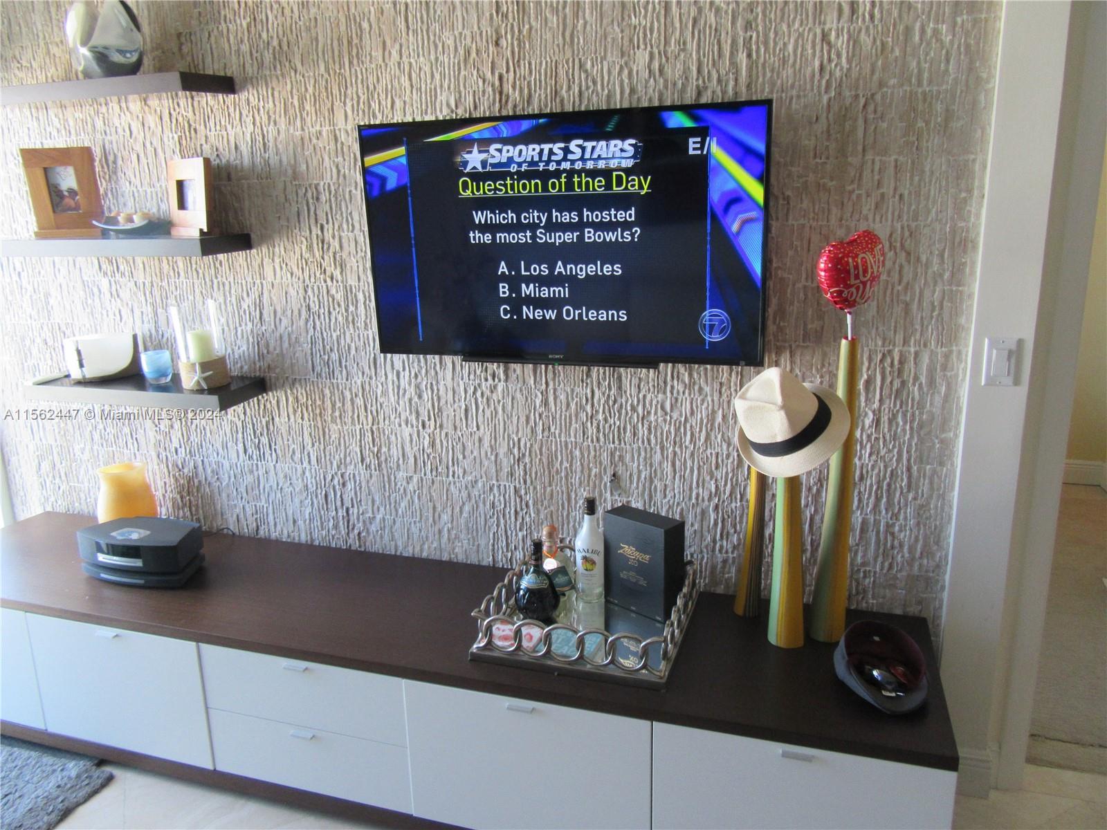 6365 Collins Ave 2509, Miami Beach, Florida 33141, 1 Bedroom Bedrooms, ,1 BathroomBathrooms,Residentiallease,For Rent,6365 Collins Ave 2509,A11562447