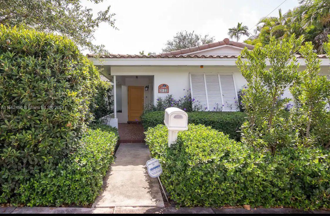 296 Santander Ave 1, Coral Gables, Florida 33134, 1 Bedroom Bedrooms, ,1 BathroomBathrooms,Residentiallease,For Rent,296 Santander Ave 1,A11562456
