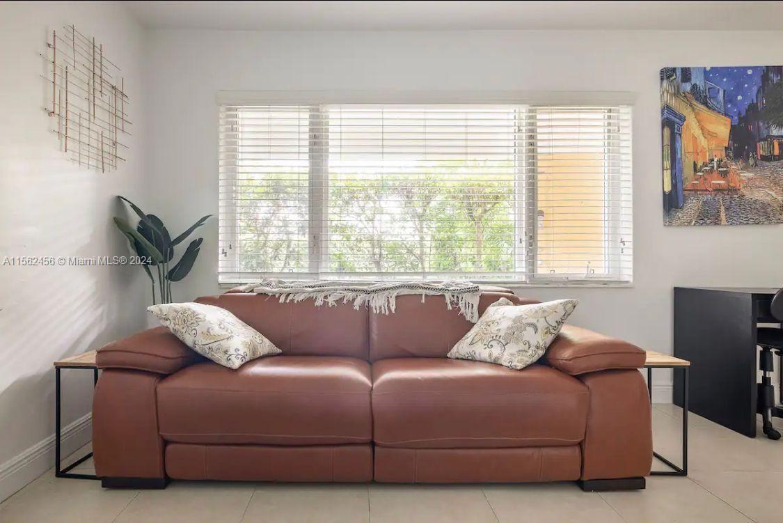296 Santander Ave 1, Coral Gables, Florida 33134, 1 Bedroom Bedrooms, ,1 BathroomBathrooms,Residentiallease,For Rent,296 Santander Ave 1,A11562456