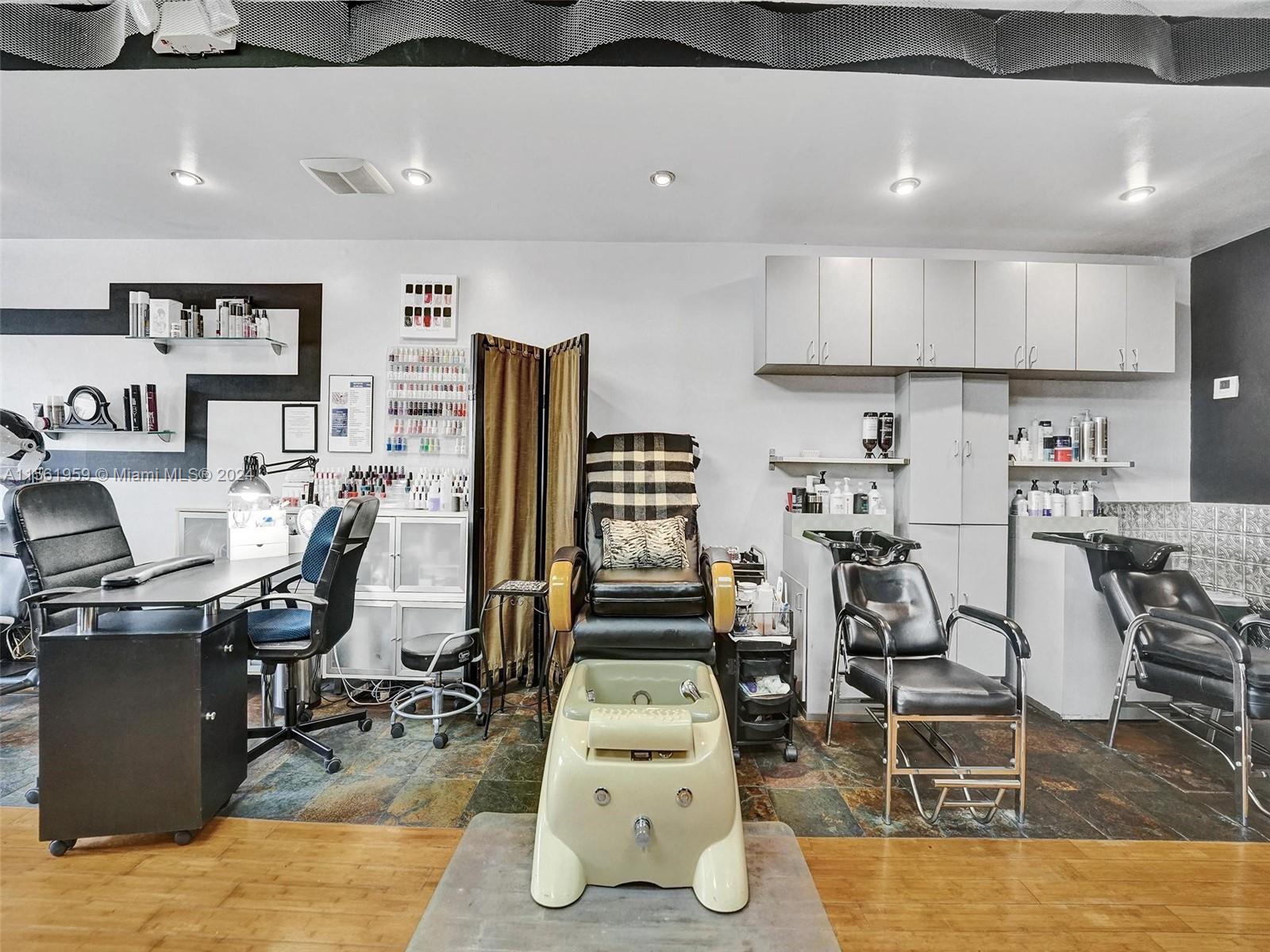 801 S Federal Hwy, Dania Beach, Florida 33004, ,Businessopportunity,For Sale,801 S Federal Hwy,A11561959