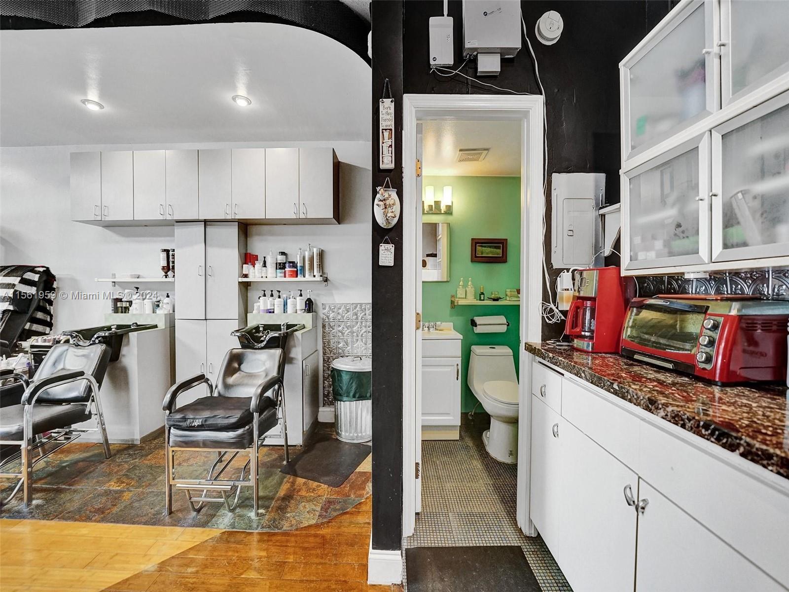 801 S Federal Hwy, Dania Beach, Florida 33004, ,Businessopportunity,For Sale,801 S Federal Hwy,A11561959