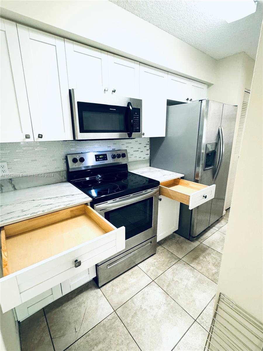 520 S Park Rd 16-12, Hollywood, Florida 33021, 1 Bedroom Bedrooms, ,1 BathroomBathrooms,Residentiallease,For Rent,520 S Park Rd 16-12,A11562489